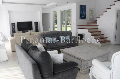 Living de casa premium en La Herradura, Pinamar