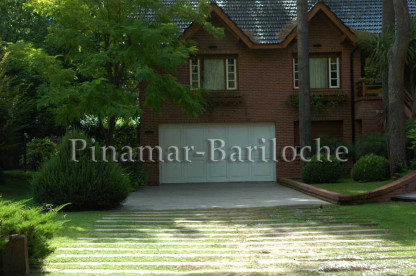 Chalet zona Norte altura balneario La Rada, capacidad 12 personas con pileta y cochera doble cerrada Chalet zona Norte altura balneario La Rada, capacidad 12 personas con pileta