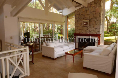 Dueño alquila casa con capacidad para 10 personas a 2 cuadras del mar altura Villa del Mar Alquiler temporario. casa en 3 niveles, a metros de Villa del Mar y de la playa