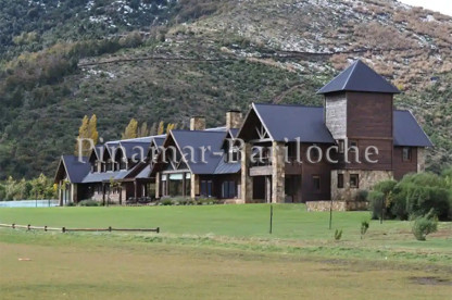 Departamento en Alquiler barrio Cerrado Arelauquen Golf and Country Club. 2 Dormitorios con Baño en suite. Departamento en Arelauquen Golf and Country Club
