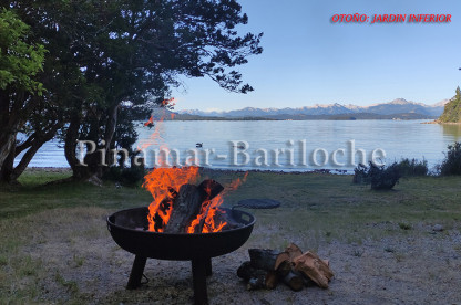 Casa en Alquiler. Costa de Lago. Villa Tacul, parque Llao Llao Costa de lago y fuego encendido en casa en alquiler Villa Tacul