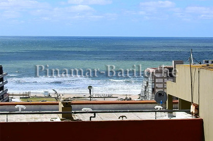Vista abierta al mar desde el departamento. Ideal para disfrutar cerca de la playa, en zona centro y con cochera. Panorámica del mar de departamento turístico en Pinamar