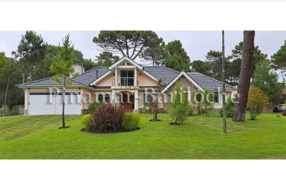 Chalet en Pinamar con amplio parque