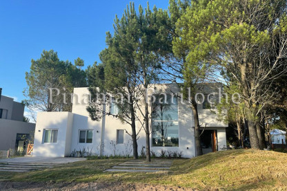 Living de casa moderna en La Herradura