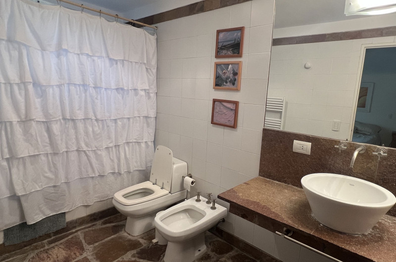 Nivel de Acceso: Baño de la suite