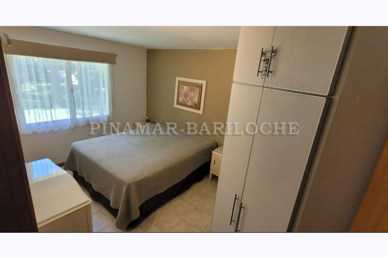 Planta Baja: 1er Dormitorio, principal con baño en suite.