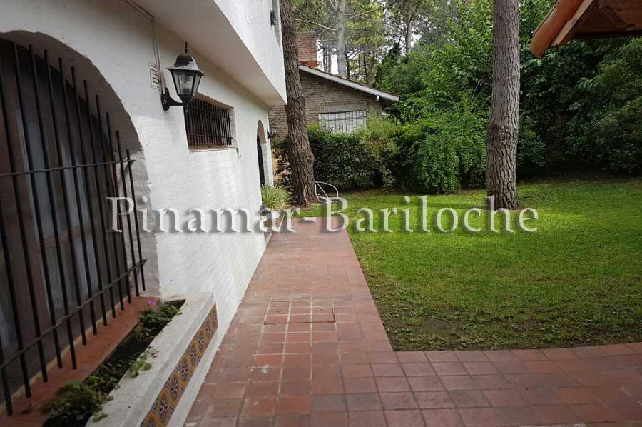 Casas En Alquiler En Pinamar – Zona Norte Con Cochera – 655